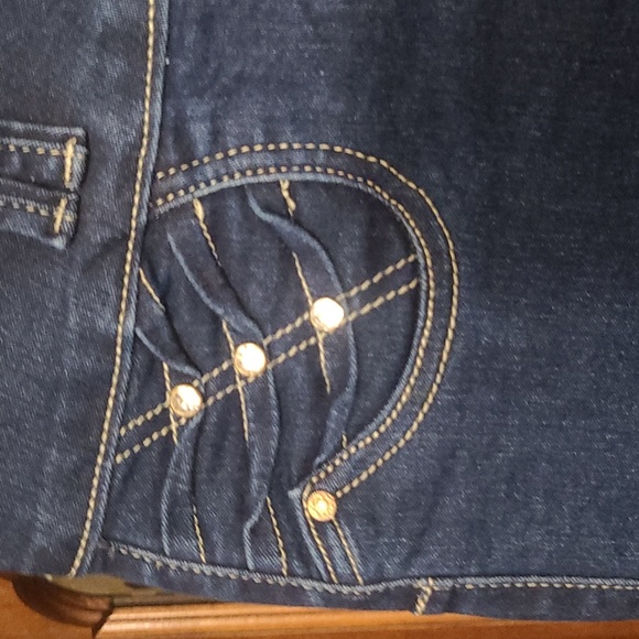 Jeans - Picture 3 of 6